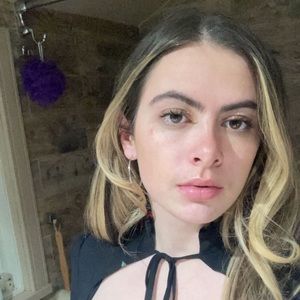 Meet your Posher, Ella